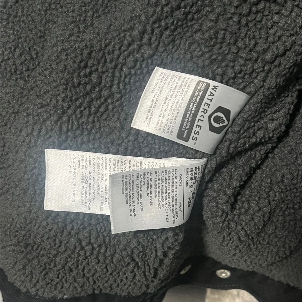 Men's Levi’s Black Denim Jacket - Picture 9 of 9